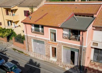 Facciata - Villa via Raffaello Delogu, Ittiri - foto 2