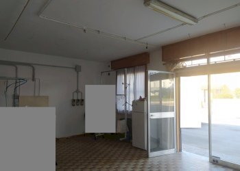 magazzino.jpg - Commercial Premises Via Volontari della Libertà 11, Santarcangelo di Romagna - photo 4
