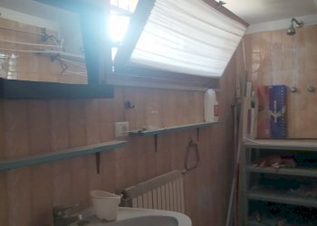 sanitari.jpg - Commercial Premises Via Volontari della Libertà 11, Santarcangelo di Romagna - photo 7