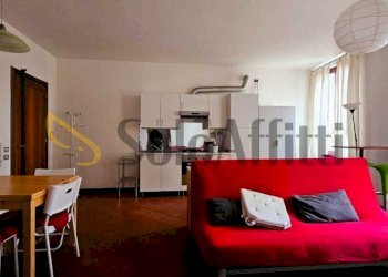 Sala con angolo cottura - Bilocale Forlì - foto 3