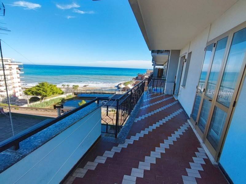 Three-room apartment Corso 4 Novembre, Borghetto Santo Spirito - photo 3