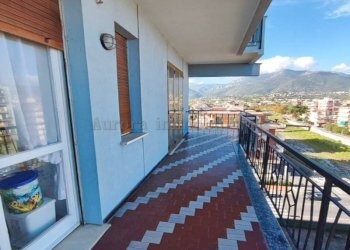 Three-room apartment Corso 4 Novembre, Borghetto Santo Spirito - photo 11