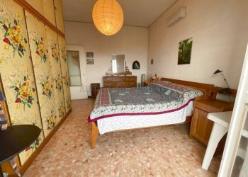 Three-room apartment Corso 4 Novembre, Borghetto Santo Spirito - photo 16
