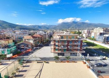 Three-room apartment Corso 4 Novembre, Borghetto Santo Spirito - photo 17