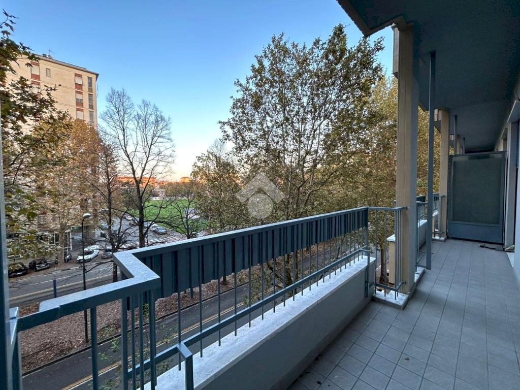 Four-room apartment Corso Traiano, Torino - photo 2