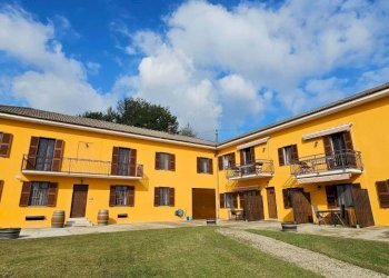 Facciata - Rustico via Bionzo, Calosso - foto 4