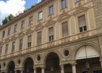 Facciata - Magazzino via Eleonora Duse, Torino (zona Centro) - foto 17