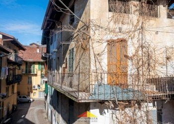 Casa indipendente via Monte di Pietà, 10, Saluzzo - foto 1