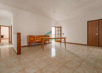 soggiorno/pranzo - Quadrilocale Viale Japigia 42, Bari - foto 9