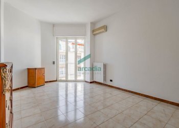 soggiorno - Quadrilocale Viale Japigia 42, Bari - foto 13