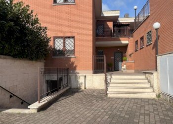 119e7228-06e4-4fb3-b2b8-ef5dd963dbb2.jpg - Magazzino Via Molise 27, Fonte Nuova - foto 1