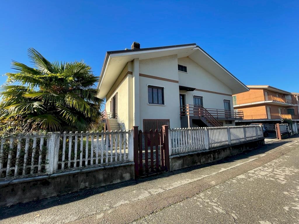 Casa indipendente Sanfrè - foto 1