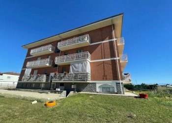 Bilocale Sommariva del Bosco - foto 1