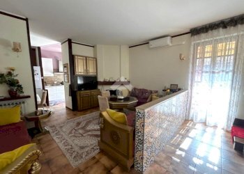 Casa semi indipendente Via Giuseppe Garibaldi, Trecate - foto 2