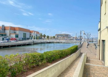 Locale Commerciale Via Luigi Cibrario, Genova (zona Sestri Ponente) - foto 17