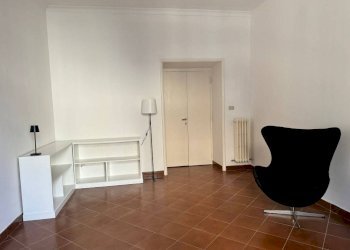 Stanza arredata - Non-buildable land via Bradano, 8, Roma - photo 11