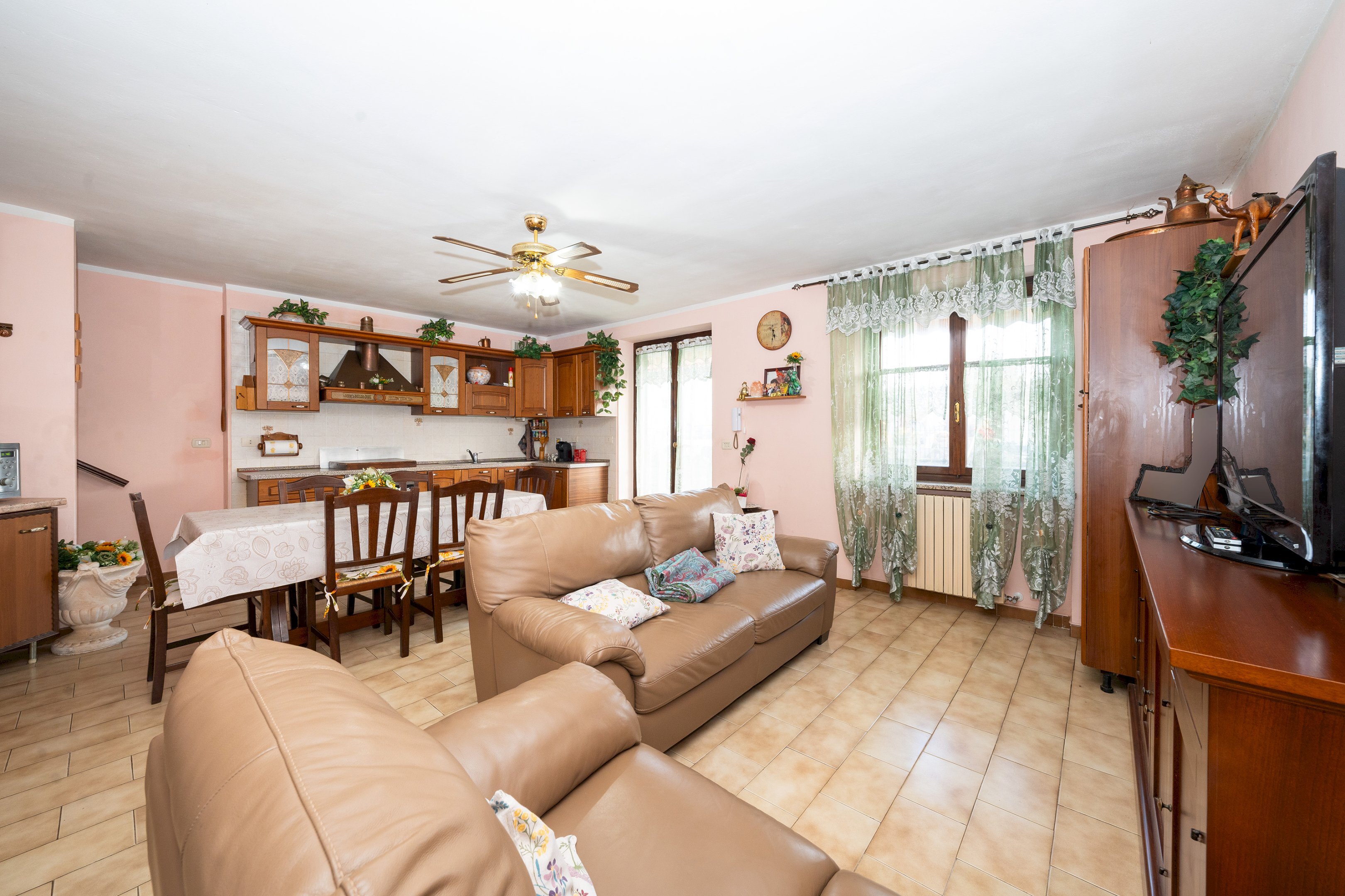 Soggiorno / Cucina - Casa semi indipendente Via Piave, 41, frazione Castelletto di Busca, Busca - foto 2