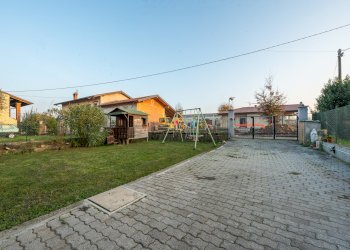 Cortile - Casa semi indipendente Via Piave, 41, frazione Castelletto di Busca, Busca - foto 25