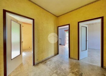 Three-room apartment Via fontana, Traves - photo 1