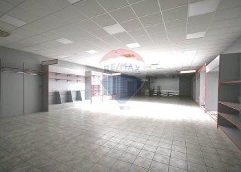 Negozio via Bologna, 110/11 
 Zona Centro Storico, San Giovanni in Persiceto - foto 2