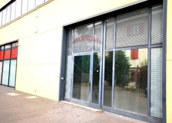 Negozio via Bologna, 110/11 
 Zona Centro Storico, San Giovanni in Persiceto - foto 4