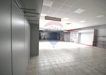 Negozio via Bologna, 110/11 
 Zona Centro Storico, San Giovanni in Persiceto - foto 12