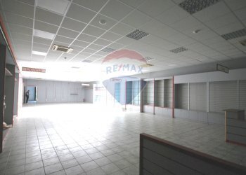 Negozio via Bologna, 110/11 
 Zona Centro Storico, San Giovanni in Persiceto - foto 13