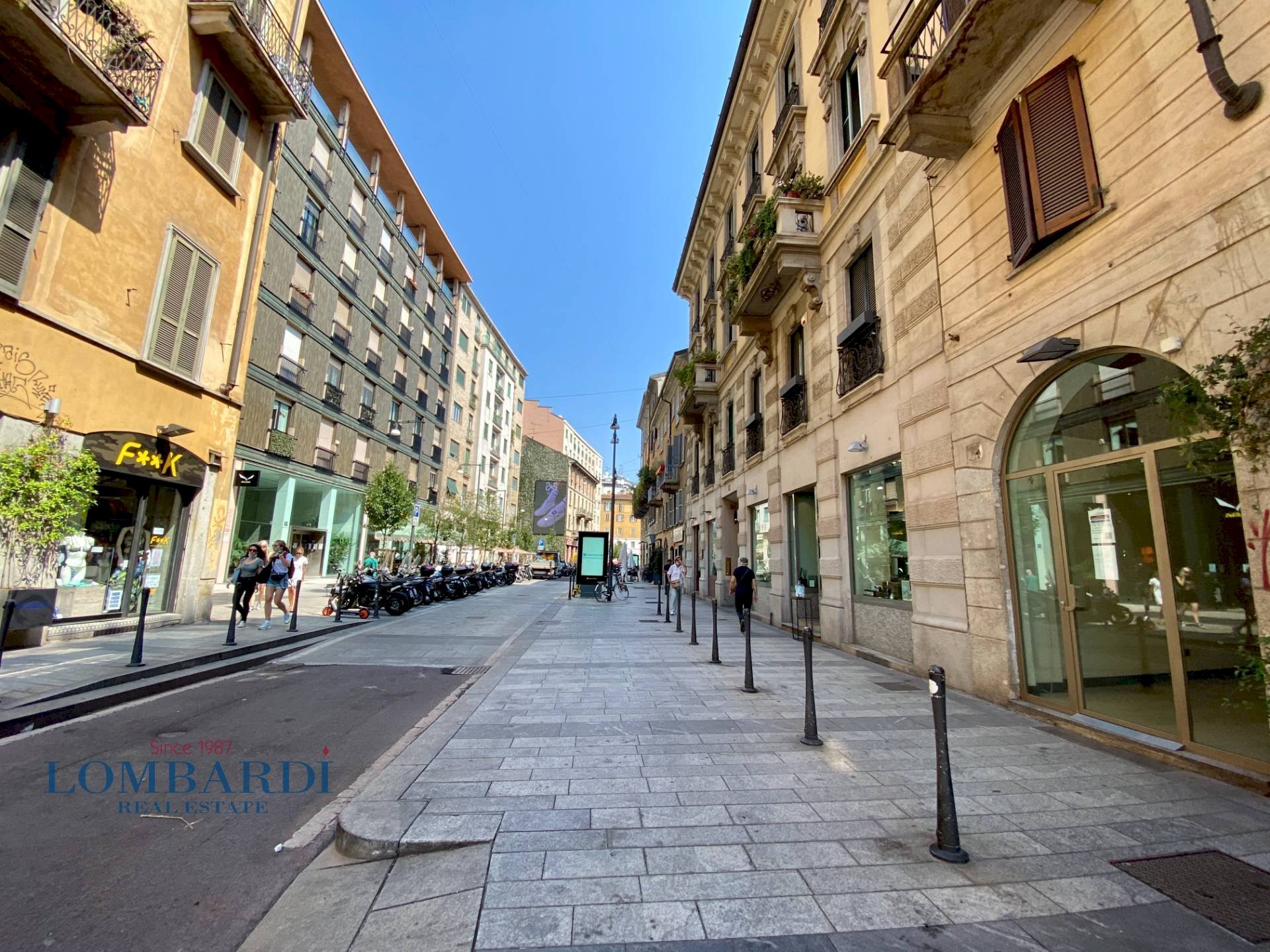 Shop Via Anfiteatro, Milano - photo 1