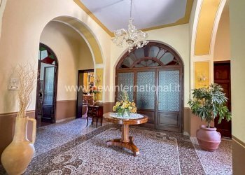 Stanza arredata - Villa SP39, Gallicano - foto 4