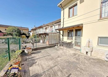 Cortile interno - Casa indipendente piazza 4 Novembre, 10, Povegliano Veronese - foto 10