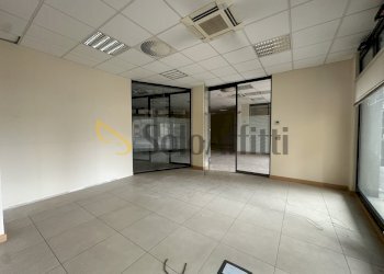 IMG_0870.JPG - Office Macerata - photo 2