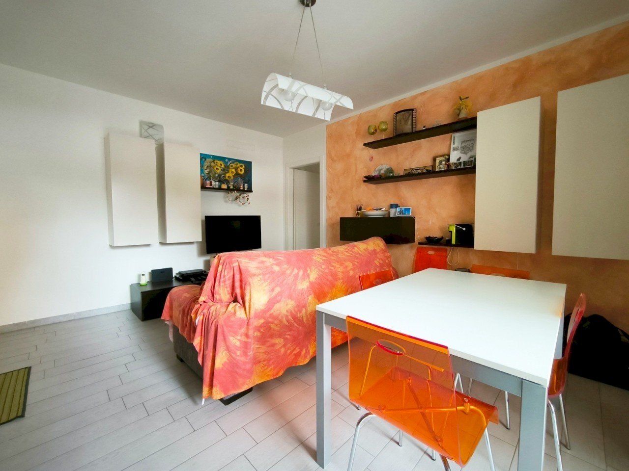 thumbnail_fe7401b2-0ed6-49a8-ab1e-ee3f062963ad.jpg - Four-room apartment Via Campo d'Appio 90, Carrara - photo 3