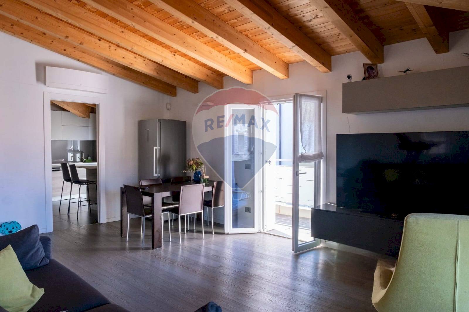 Attic Via Buratti, Bergamo (neighborhood Redona) - photo 2