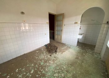 Stanza non arredata - Casa indipendente piazza Santa Maria di Viurso, 1, Carmagnola - foto 16