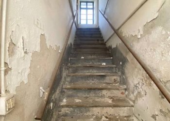 Scala - Casa indipendente piazza Santa Maria di Viurso, 1, Carmagnola - foto 9