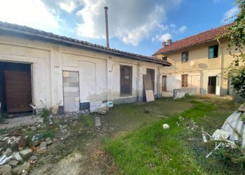 Giardino - Casa indipendente piazza Santa Maria di Viurso, 1, Carmagnola - foto 22