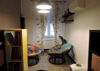 Camera da letto - Quadrilocale via Antonio Cantore, 13, Genova (zona Sampierdarena) - foto 11