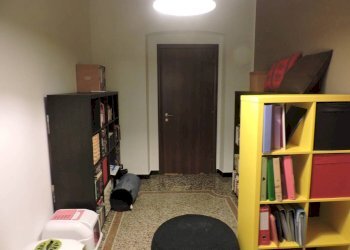 Camera da letto - Quadrilocale via Antonio Cantore, 13, Genova (zona Sampierdarena) - foto 12