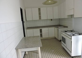 Cucina - Trilocale via Vesuvio, 7, Genova (zona Oregina) - foto 4