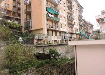 Facciata - Trilocale via Vesuvio, 7, Genova (zona Oregina) - foto 16