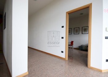 BELLISSIMO CAPANNONE DI RAPPRESENTANZA PARI AL NU - Locale Commerciale Via dei Bocchi 201, Capannori - foto 6