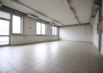 BELLISSIMO CAPANNONE DI RAPPRESENTANZA PARI AL NU - Locale Commerciale Via dei Bocchi 201, Capannori - foto 8