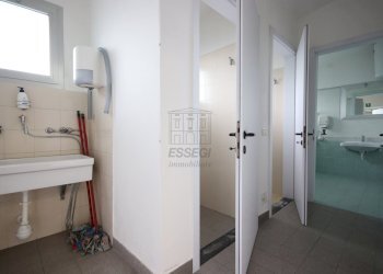 BELLISSIMO CAPANNONE DI RAPPRESENTANZA PARI AL NU - Locale Commerciale Via dei Bocchi 201, Capannori - foto 10