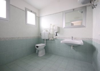 BELLISSIMO CAPANNONE DI RAPPRESENTANZA PARI AL NU - Locale Commerciale Via dei Bocchi 201, Capannori - foto 11