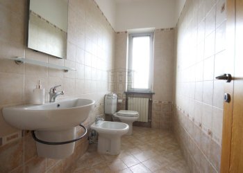 BELLISSIMO CAPANNONE DI RAPPRESENTANZA PARI AL NU - Locale Commerciale Via dei Bocchi 201, Capannori - foto 14