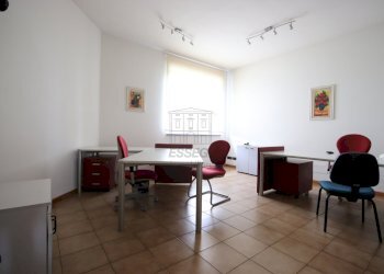 BELLISSIMO CAPANNONE DI RAPPRESENTANZA PARI AL NU - Locale Commerciale Via dei Bocchi 201, Capannori - foto 19