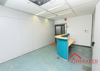 1.2 ENTRATA .jpg - Ufficio VIA DE MARINI 1, Genova - foto 4