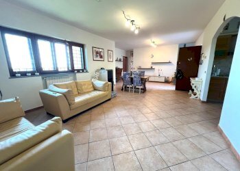 WhatsApp Image 2024-10-31 at 09.22.00 (1).jpeg - Villa a Schiera Fiano Romano - foto 4