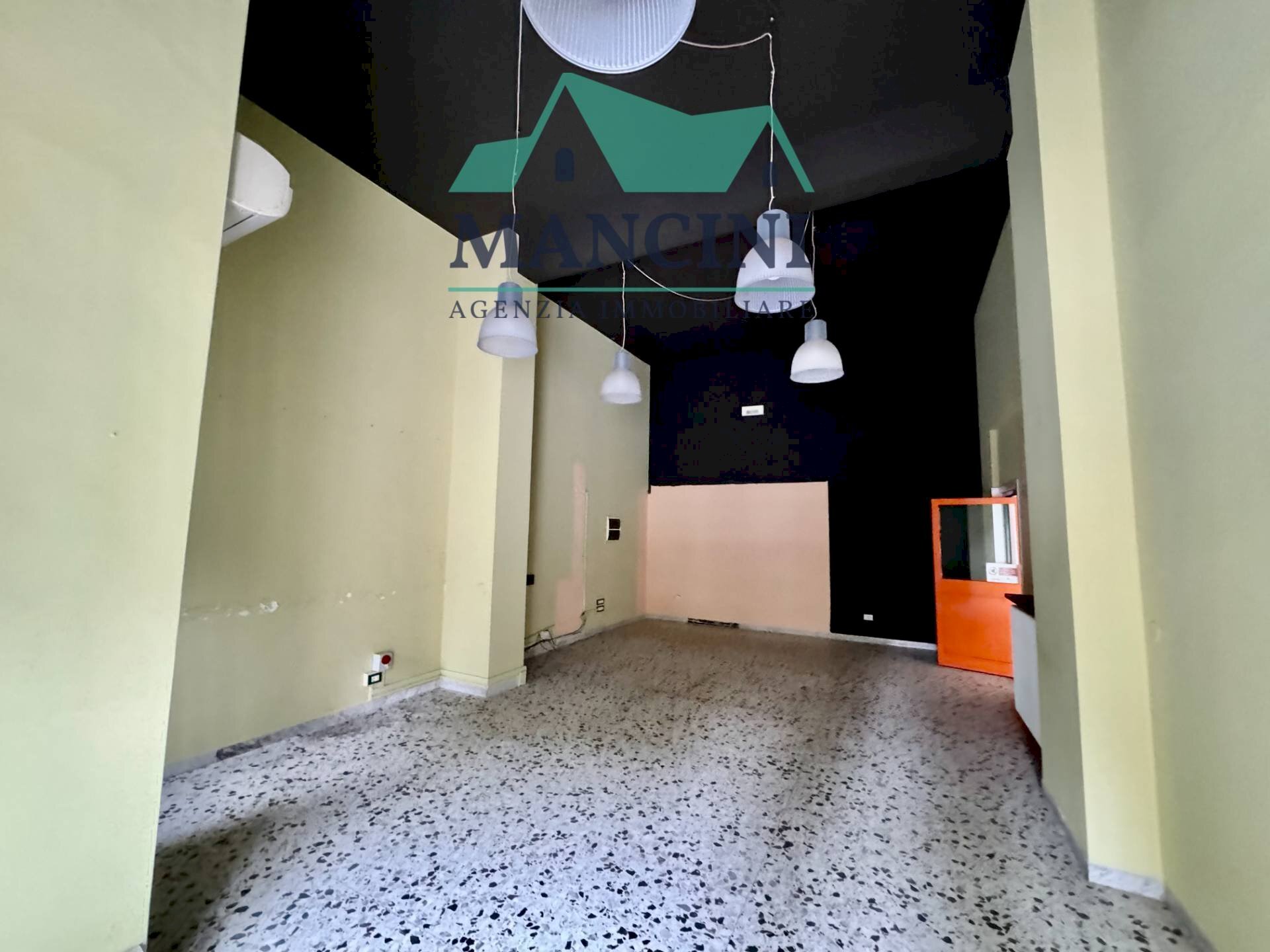 Locale Commerciale PAPA GIOVANNI  XXIII, Jesi - foto 2