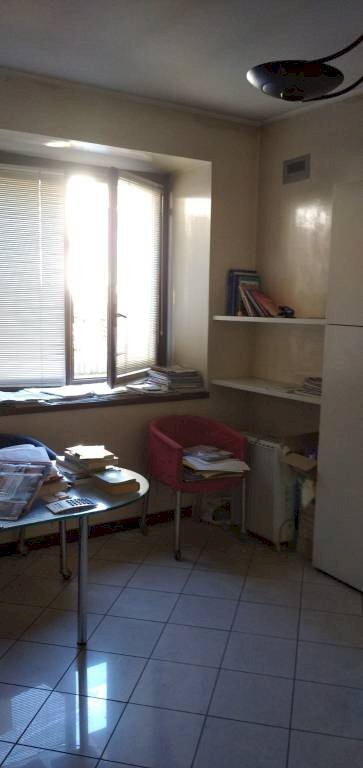 Stanza arredata - Quadrilocale via Nazionale Ovest, 54, Berbenno di Valtellina - foto 1